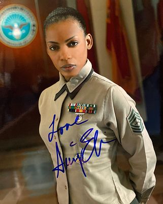 E-Ring Aunjanue Ellis signed photo. E-Ring signed photo autographed by Aunjanue Ellis. 8x10 inches