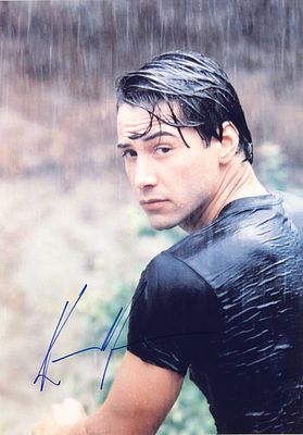 Keanu Reeves facsimile signed photo. Keanu Reeves facsimile signed photo. 8x10 inches. This 