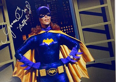 Batgirl Yvonne Craig facsimile signed photo. Batgirl Yvonne Craig facsimile signed photo. 8x10 