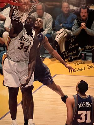 Shaquille O'Neal facsimile signed photol. Shaquille O'Neal facsimile signed photo. 8x10 inches