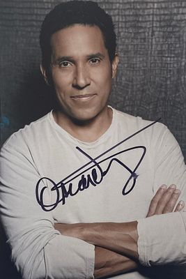 The Office Oscar Nunez signed photo. 4x6 inches