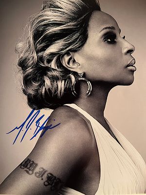 Mary J. Blige signed photo. 8x10 inches