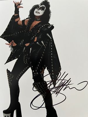 Kiss Gene Simmons signed photo. Gene Simmons signed photo. 8x10 inches