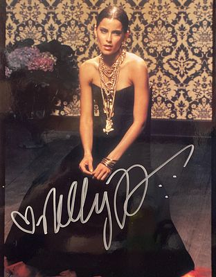 Musician Nelly Furtado signed photo. Nelly Furtado signed photo. 8x10 inches