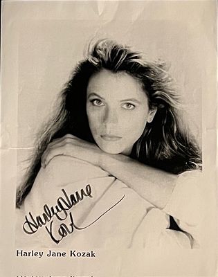 Arachnophobia Harley Jane Kozak Signed Photo. Harley Jane Kozak Signed Photo. 8x10 inches.