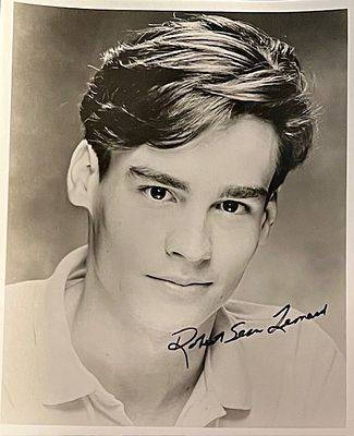 Dead Poets Society's Robert Sean Leonard Signed Photo. 8x10 inches.
