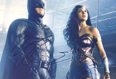 Justice League Ben Affleck and Gal Gadot signed movie photo. Justice League signed movie photo 