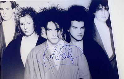 The Cure Robert Smith facsimile signed photo. The Cure Robert Smith facsimile facsimile signed 