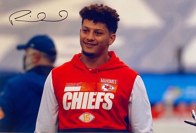 Kansas City Chiefs quarterback Patrick Mahomes II facsimile signed photo. Kansas City Chiefs 