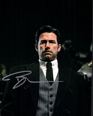 Batman Ben Affleck facsimile signed photo. 8x10 inches. This item is a reprint of an original 