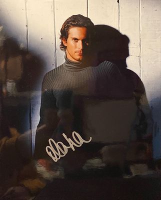 Rules Of Engagement Oliver Hudson signed photo. Oliver Hudson signed photo. 8X10 Inches