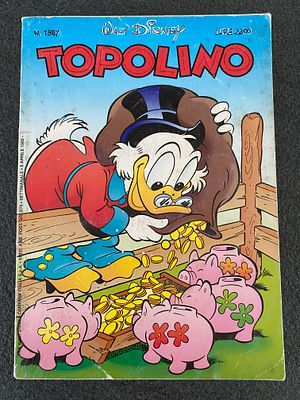 Walt Disney 1992 Topolino Italian Language Comic Magazine. Approximately 200 pages