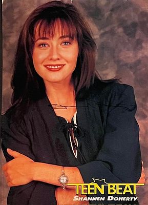 Beverly Hills 90210 Shannen Doherty Signed Teen Beat magazine page. Shannen Doherty Signed Teen 