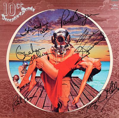 10cc signed Deceptive Bends album. 10cc 1977 Deceptive Bends album. Signed: Stuart Tosh, Paul 