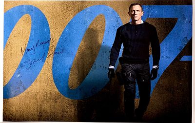 James Bond 007 Daniel Craig signed photo. James Bond 007 signed photo autographed by Daniel 