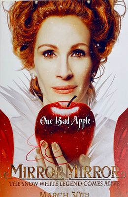 Mirror Mirror Julia Roberts facsimile signed movie photo. 8x10 inches. This item is a reprint 