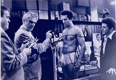 Raging Bull Robert De Niro facsimile signedphoto. Raging Bull Robert De Niro facsimile signed 