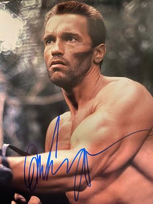 Predator Arnold Schwarzenegger signed photo. 8x10 inches