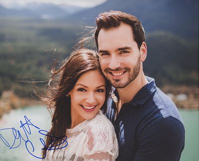 The Bachelorette Desiree Hartsock signed photo. The Bachelorette signed photo autographed by 