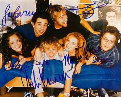 Undeclared cast signed photo autographed by Jay Baruchel,Carla Gallo,Charlie Hunnam,Monica 