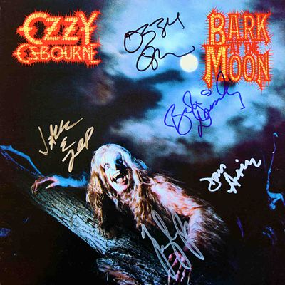 Ozzy Ozbourne signed Bark At The Moon album. Ozzy Ozbourne 1983 Bark At The Moon album. Signed: 