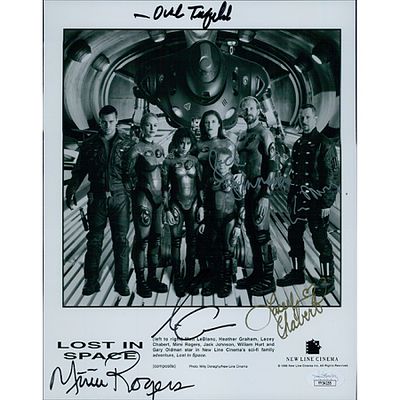 Lost In Space Cast Signed Photo. Signed Lost In Space cast 8x10 glossy promo photo by six cast 