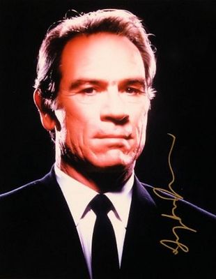 Men in Black Tommy Lee Jones signed portrait photo. 8 in. by 10 in. Portrait photo autographed 