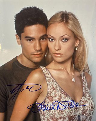 Skin Olivia Wilde and D.J. Cotrona signed photo. Skin signed photo autographed by Olivia Wilde 