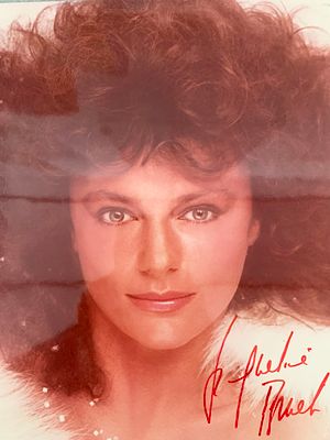 Bullitt Jacqueline Bisset signed photo. Jacqueline Bisset signed photo. 8x10 inches