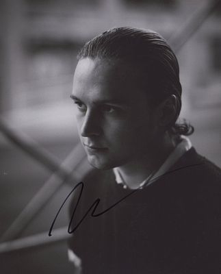 Escape Room Logan Miller signed photo. Logan Miller signed photo. 8x10 inches