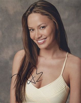 Falling Skies Moon Bloodgood Signed Photo. Actress who starred in 'Falling Skies' and 