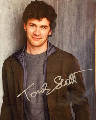 American Werewolf in Paris Tom Everett Scott Signed Photo. Tom Everett Scottsigned photo. 8x10 inches
