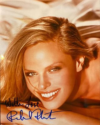 Simone Rachel Roberts signed photo. Rachel Roberts signed photo. 8x10 inches