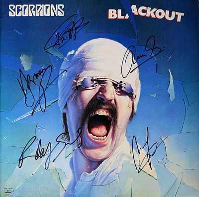 Scorpions Blackout signed album. Scorpions 1982 Blackout signed album autographed by Rudolf 