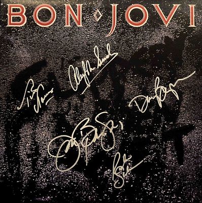 Bon Jovi signed Slippery When Wet album. Bon Jovi 1986 Slippery When Wet album. Signed: Jon Bon 