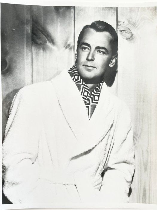 Lot 229: Alan Ladd vintage photo
