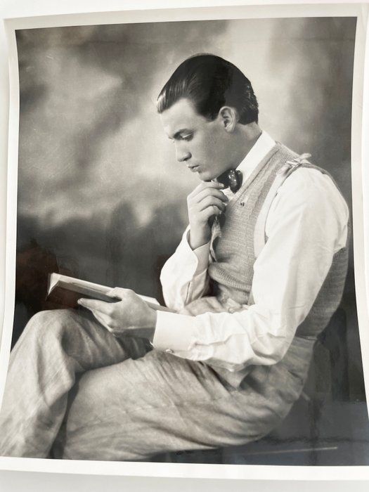 Lot 232: Douglas Fairbanks, Jr. unsigned photo