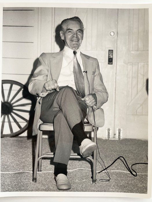 Lot 238: Eddie Quillan unsigned photo