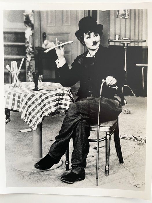 Lot 289: Lucille Ball unsigned photo