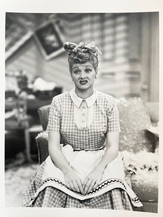 Lot 335: Lucille Ball unsigned photo