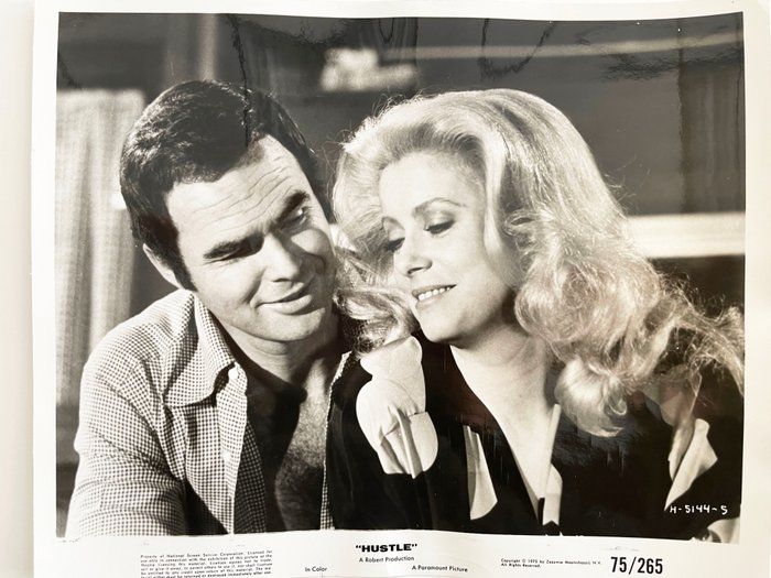 Lot 379: Hustle original 1975 vintage movie photo
