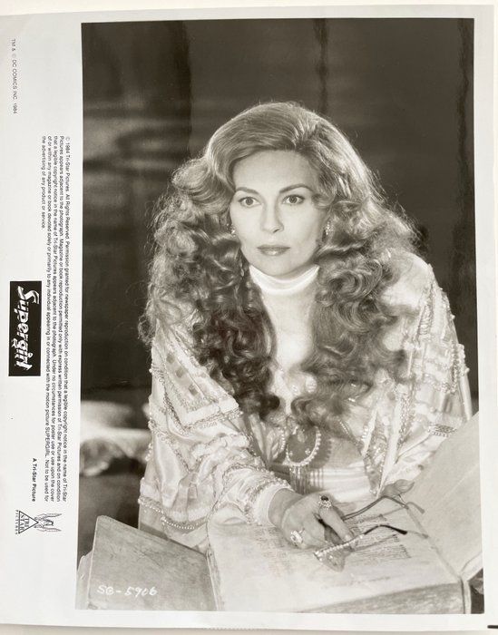 Lot 448: Supergirl Faye Dunaway vintage movie photo