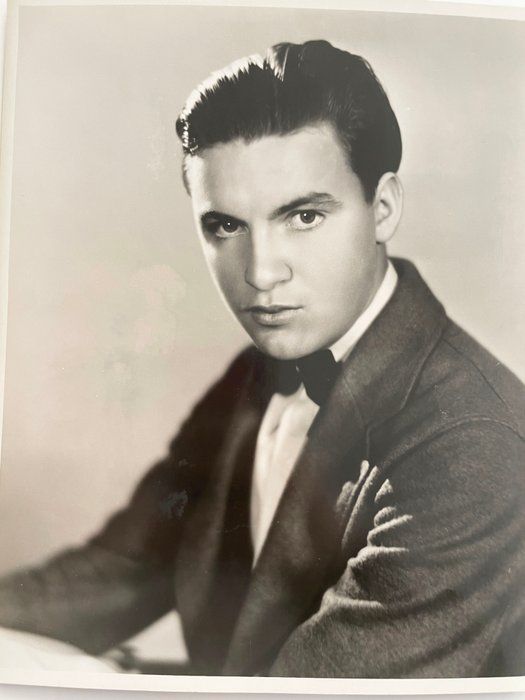 Lot 498: vintage photo
