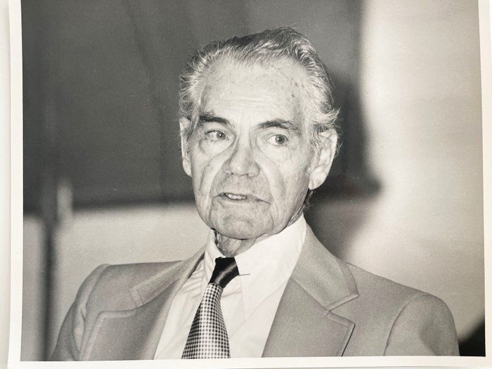Lot 521: Eddie Quillan unsigned photo