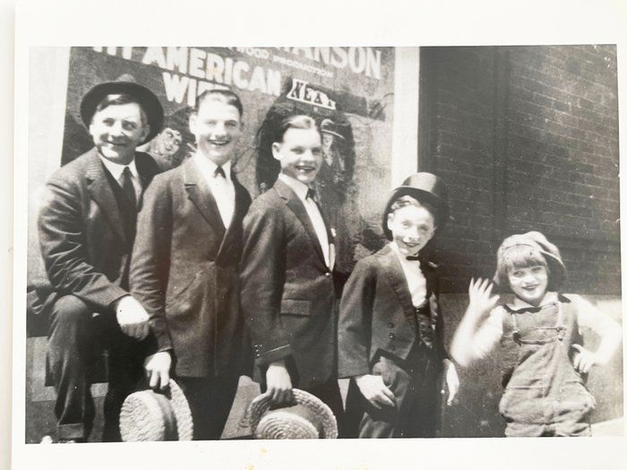 Lot 570: Eddie Quillan and friends vintage photo