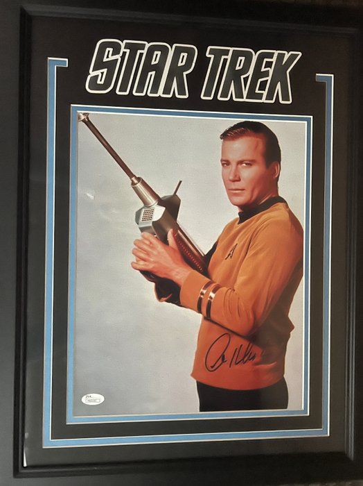 Lot 96: Star Trek William Shatner signed photo
