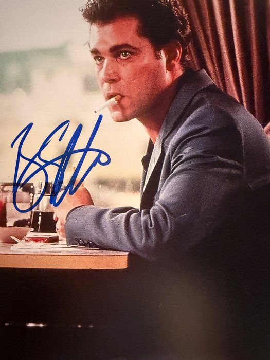Lot 132: Goodfellas Ray Liotta signed photo