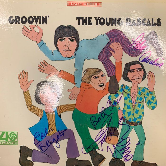 Lot 133: The Young Rascals Groovin' signed album