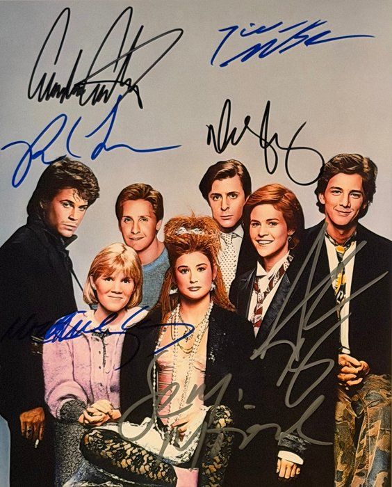 Lot 267: St. Elmo's Fire cast signed photo