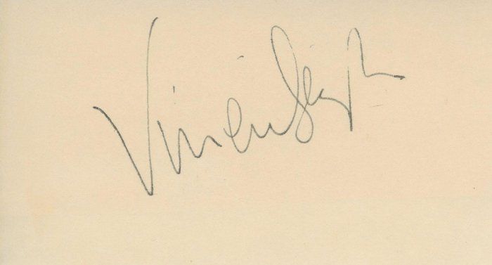 Lot 297: Gone With The Wind Vivien Leigh signature cut. GFA Authenticated